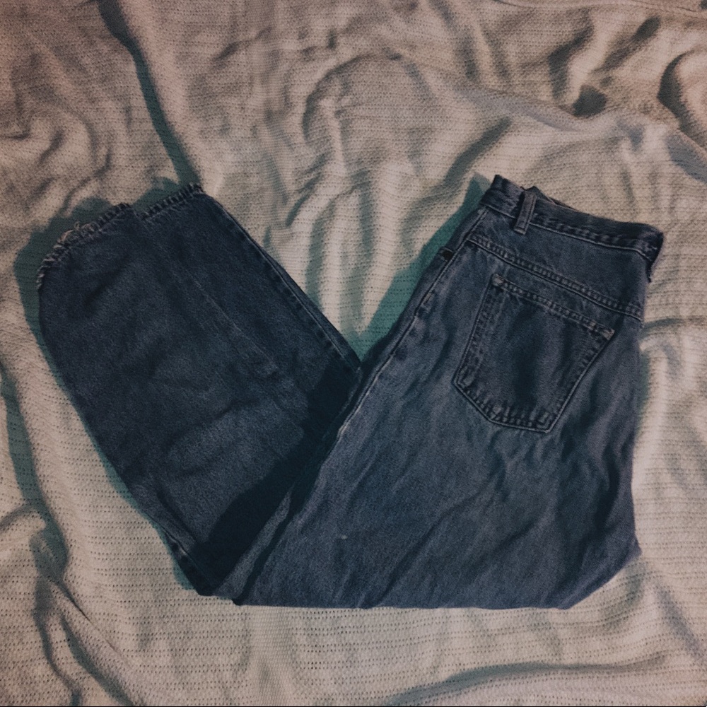 Urban Outfitters like Mom Jeans